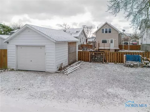 107 Guy St, Walbridge, OH 43465 photo 12