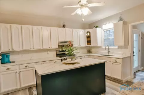 312 E Strub Rd, Sandusky, OH 44870 photo 6
