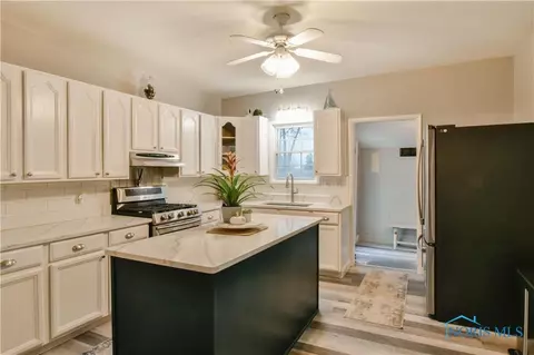 312 E Strub Rd, Sandusky, OH 44870 photo 4