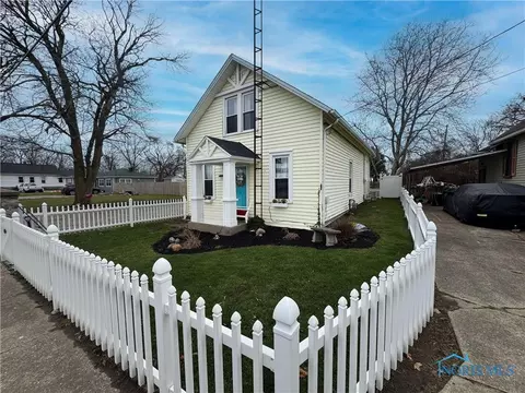 312 E Strub Rd, Sandusky, OH 44870 photo 2