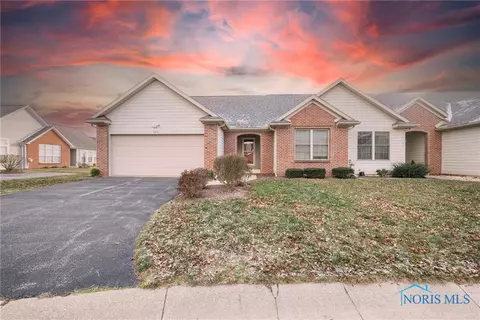 7819 Greenville Xing #1-7819, Waterville, OH 43566