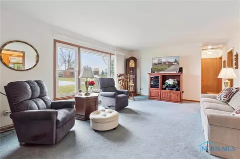 233 Enos Dr, Oregon, OH 43616 photo 7