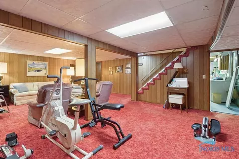 233 Enos Dr, Oregon, OH 43616 photo 29