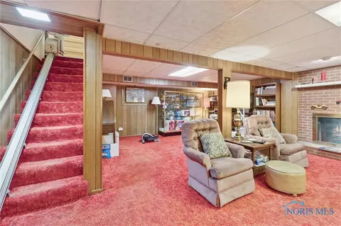 233 Enos Dr, Oregon, OH 43616 photo 28