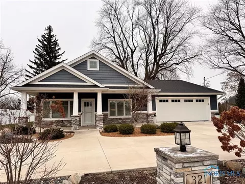 321 W High St, Hicksville, OH 43526