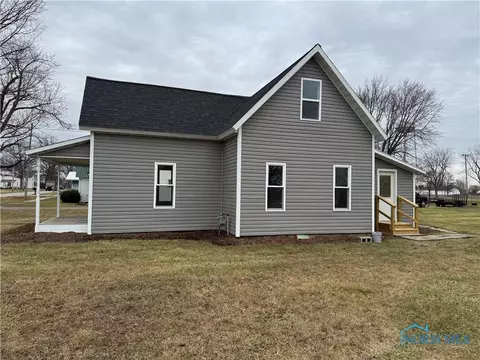 206 N Henry St, Malinta, OH 43535