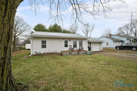 449 Monroe St, Delta, OH 43515 photo 2