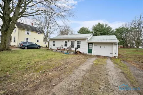 449 Monroe St, Delta, OH 43515 photo 3