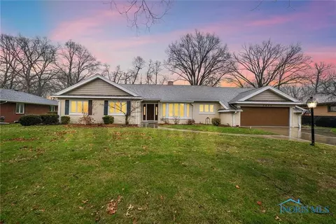 2023 Heatherwood Dr, Toledo, OH 43614