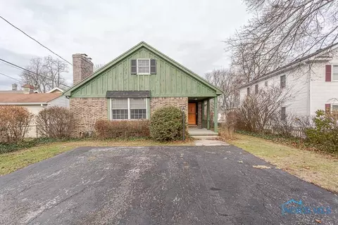 549 E 5th St, Perrysburg, OH 43551
