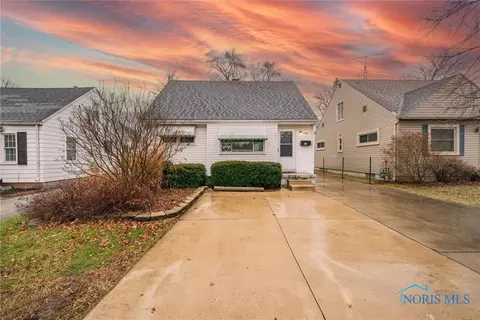 706 N Byrne Rd, Toledo, OH 43607