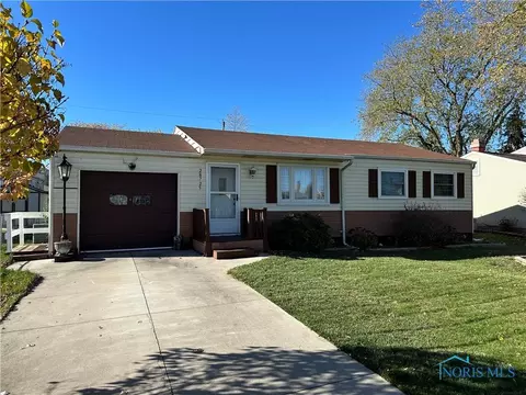 28725 Stargate Rd, Perrysburg, OH 43551
