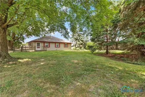 2041 Blandin Ave, Oregon, OH 43616