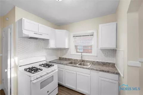 824 Parkside Blvd, Toledo, OH 43607 photo 14