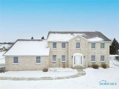 1363 Sheffield Dr, Bowling Green, OH 43402