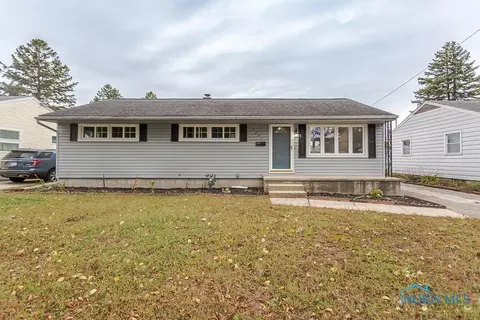 5247 Sandra Dr, Toledo, OH 43613