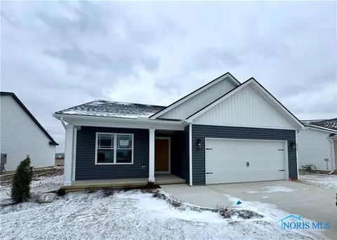 1271 Dublin Dr, Waterville, OH 43566