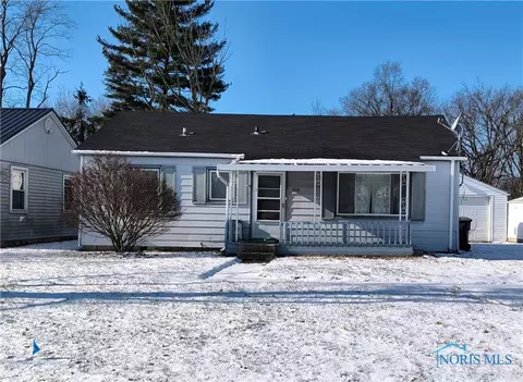 1108 Karnes Ave, Defiance, OH 43512
