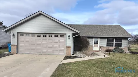 1625 Colonial Ln, Bryan, OH 43506