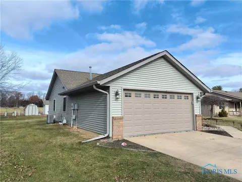 1625 Colonial Ln, Bryan, OH 43506 photo 2