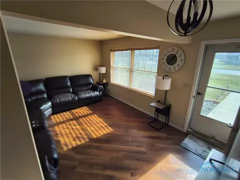 1625 Colonial Ln, Bryan, OH 43506 photo 5