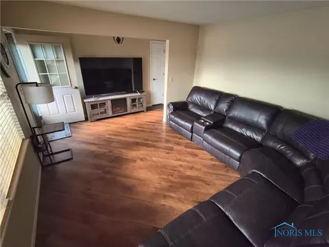 1625 Colonial Ln, Bryan, OH 43506 photo 6