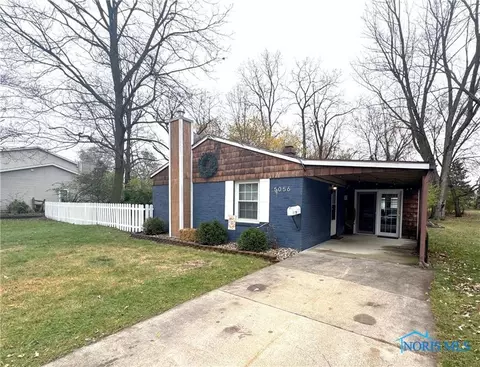5056 Brinthaven Dr, Sylvania, OH 43560