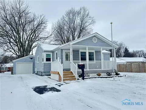 1009 Leonard Ct, Fostoria, OH 44830