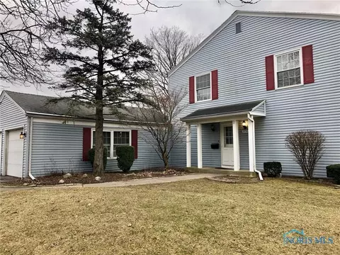 3796 Lakepointe Dr, Northwood, OH 43619