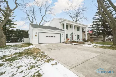 345 Queensland Blvd, Perrysburg, OH 43551