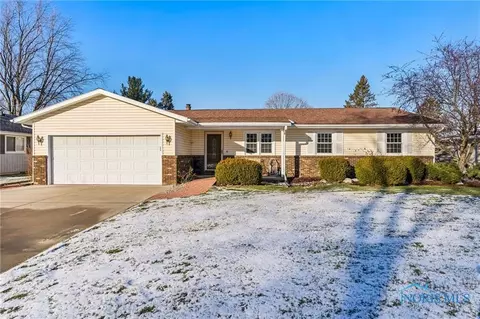 918 Liberty Dr, Waterville, OH 43566