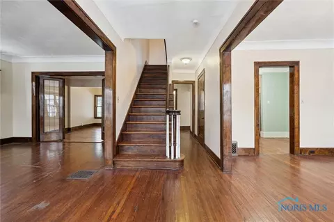 1943 Upton Ave, Toledo, OH 43607 photo 2
