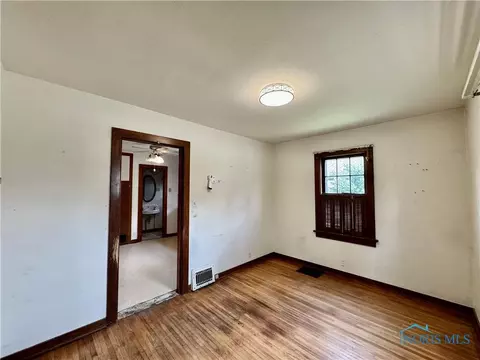 325 E Mulberry St, Bryan, OH 43506 photo 9
