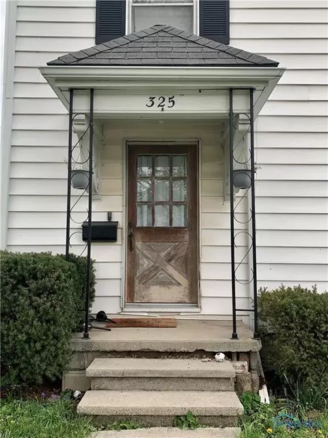 325 E Mulberry St, Bryan, OH 43506 photo 2