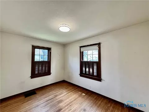 325 E Mulberry St, Bryan, OH 43506 photo 8