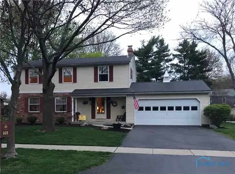 908 Bexton Dr, Perrysburg, OH 43551