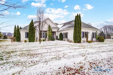 3975 Secluded Ravine Ct, Maumee, OH 43537