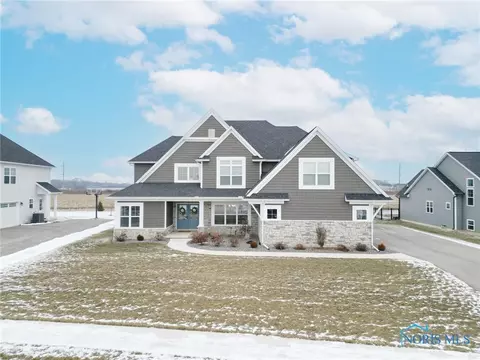 520 Canterbury Blvd, Perrysburg, OH 43551