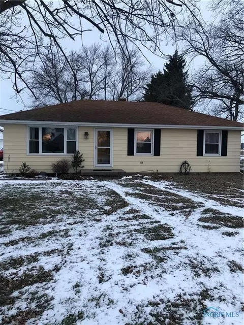 5929 Corduroy Rd, Oregon, OH 43616