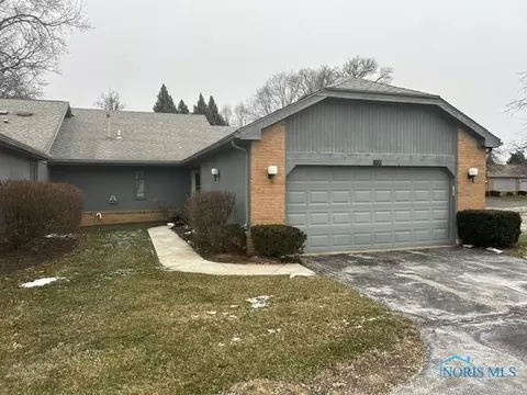 5820 Greenridge Ln #D, Toledo, OH 43615