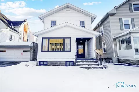 209 W Center St, Fostoria, OH 44830