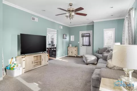 351 E 4th St, Elmore, OH 43416 photo 5