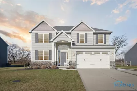 7530 Shoemaker Dr, Waterville, OH 43566