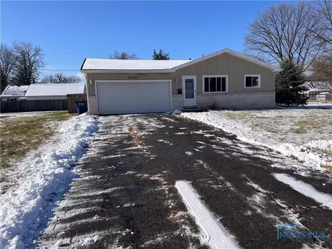 5635 Bannockburn Dr, Toledo, OH 43623