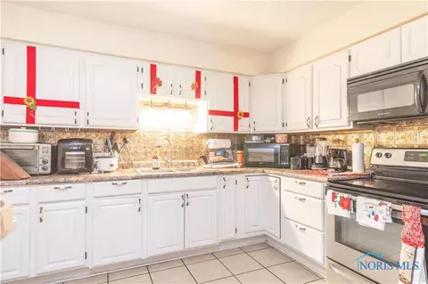 1040 E 2nd St, Ottawa, OH 45875 photo 8