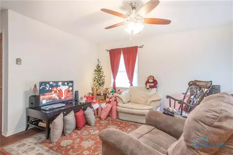 1040 E 2nd St, Ottawa, OH 45875 photo 2