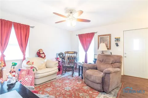 1040 E 2nd St, Ottawa, OH 45875 photo 4