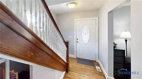 301 E Dudley St, Maumee, OH 43537 photo 3