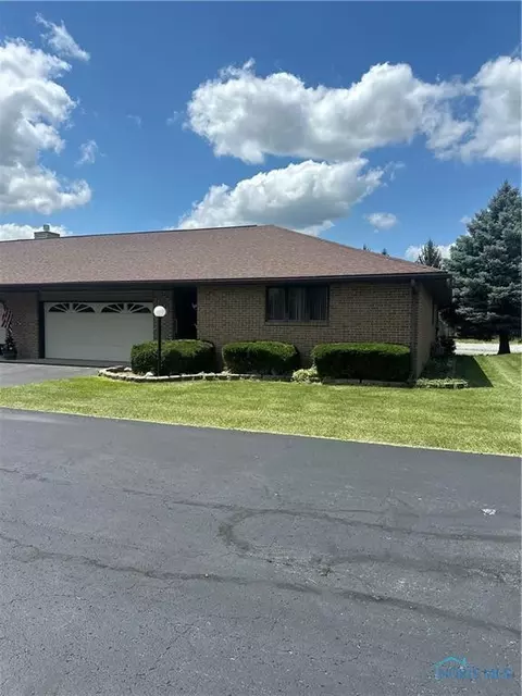 25 Windstone Dr, Findlay, OH 45840