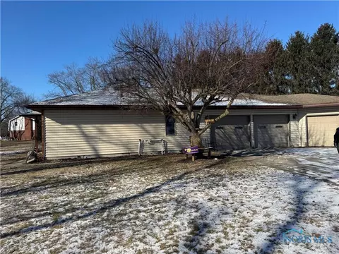 101 Meadow Ln, Bryan, OH 43506 photo 3